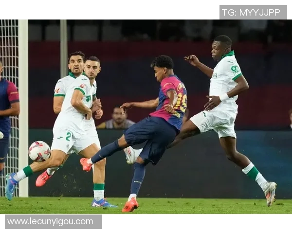 西甲高层警告关闭诺坎普将导致巴萨损失7000万欧元需保持财务稳定